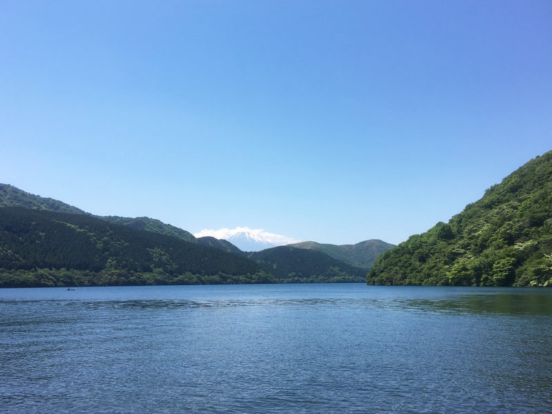 介護旅行-芦ノ湖遊覧船：富士山